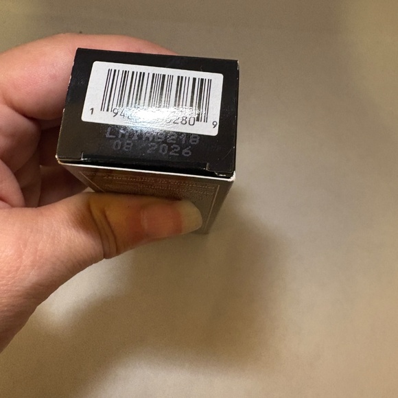 Laura Mercier Tinted Moisturizer Natural Dewy SPF30 5W Terra Cotta 1.5 oz; 08/26 - Picture 5 of 5